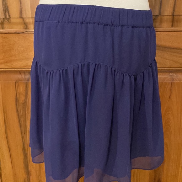 BCBGeneration - Short Purple Chiffon Flowy Mini Skirt with Pockets! EUC - M - Picture 4 of 8